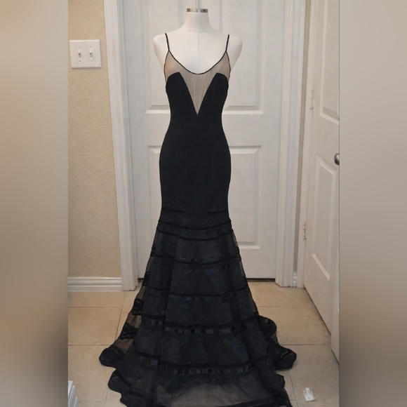 Max Azria Couture Black Illusion Mermaid Gown – Elegant Evening Statement - Picture 2 of 16